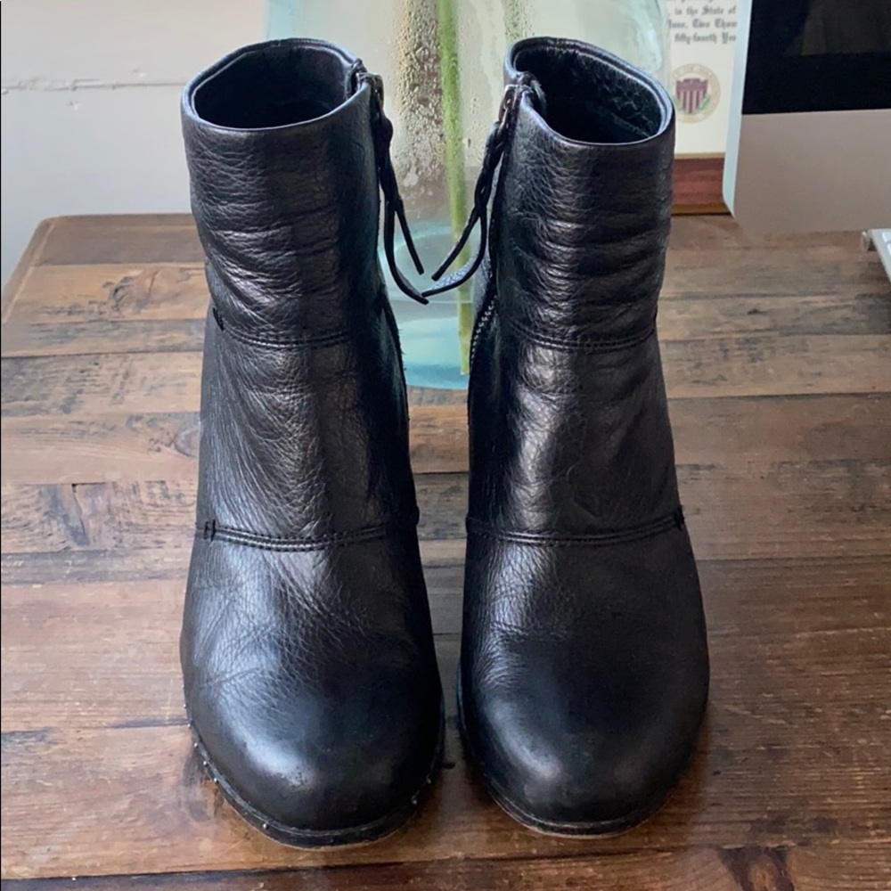 Splendid leather booties